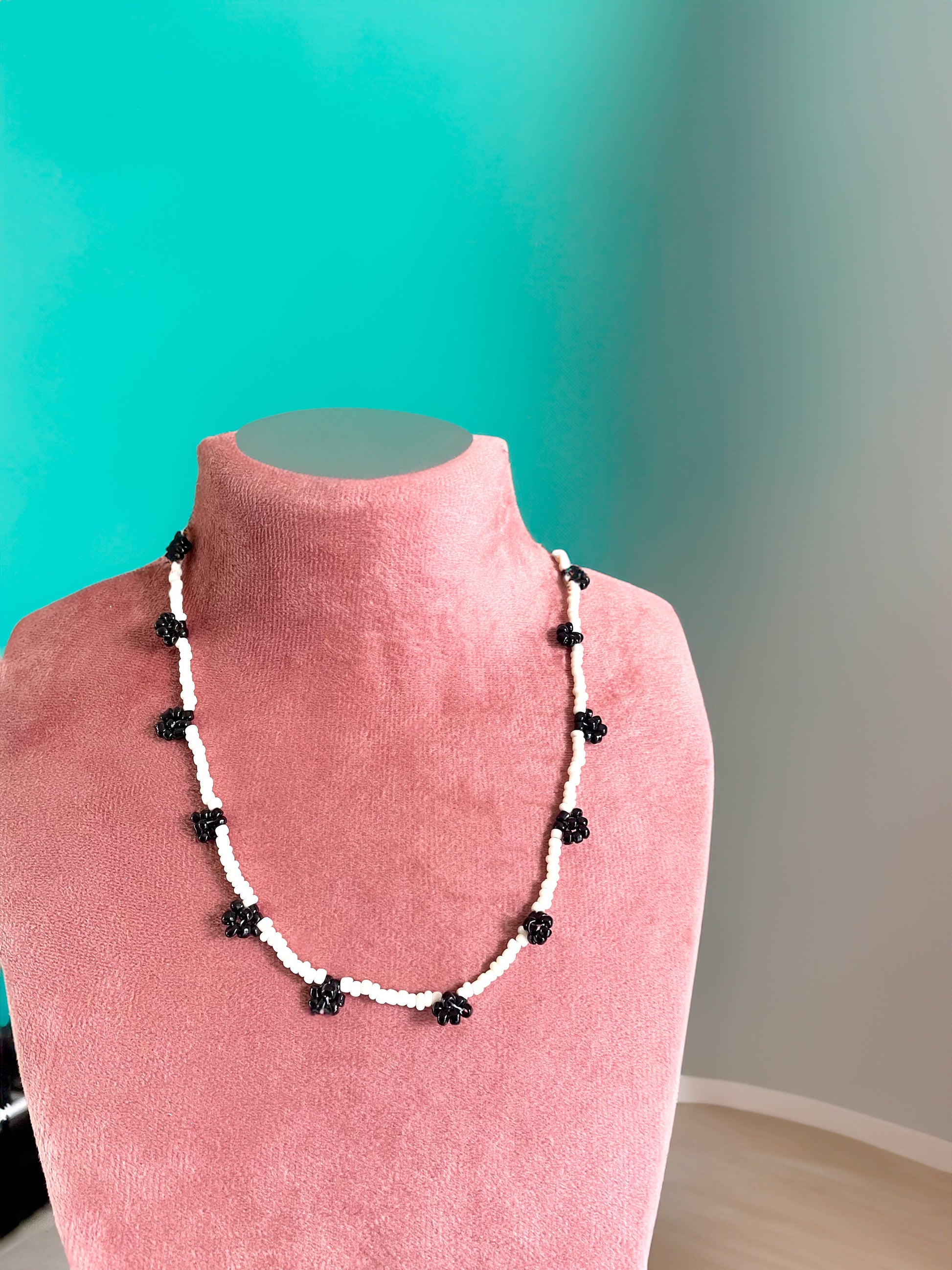 Shop beaded choker at Jewellery Lovers. Anti-tarnish, trendy & perfect for daily or festive wear. Free shipping available. jewellerylovers