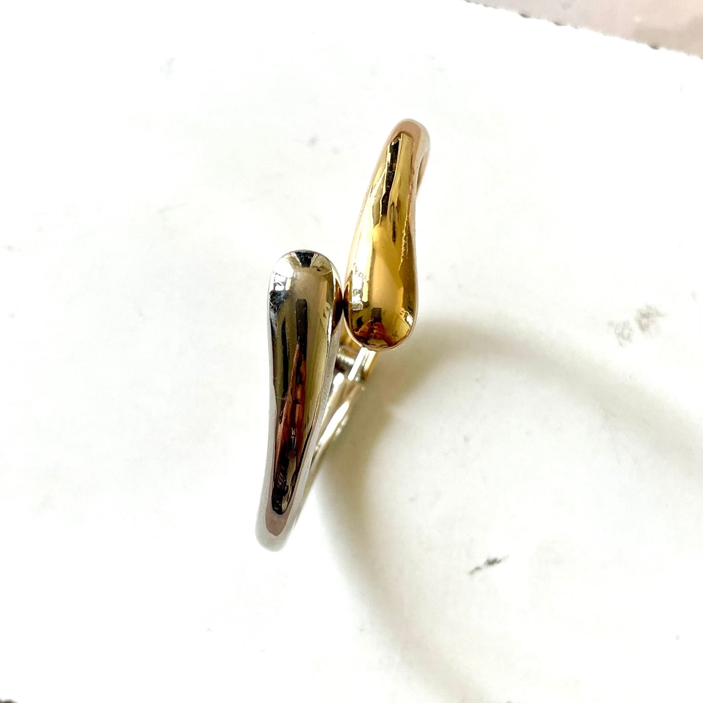 Shop silver golden cuff at Jewellery Lovers. Anti-tarnish, trendy & perfect for daily or festive wear. Free shipping available. jewellerylovers