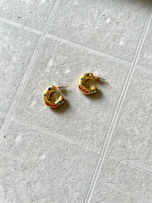 Shop hoops at Jewellery Lovers. Anti-tarnish, trendy & perfect for daily or festive wear. Free shipping available. jewellerylovers