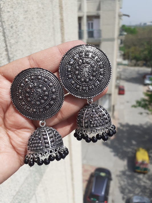 Black polish jhumka