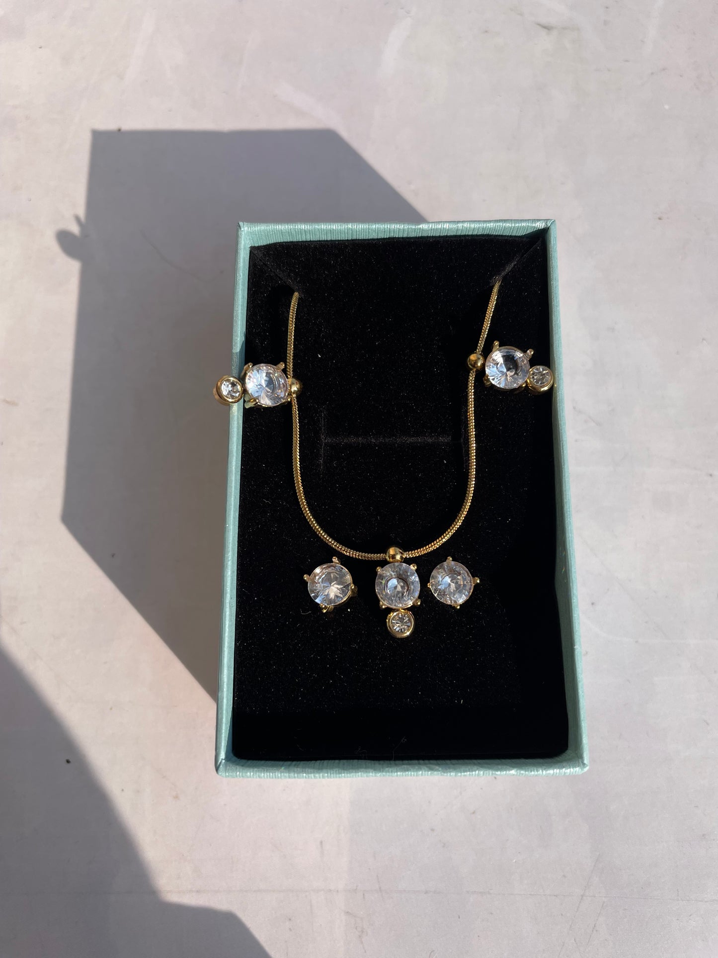 Premium white stone necklace set with earrings