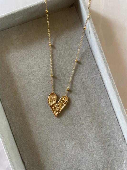 Statement style necklace