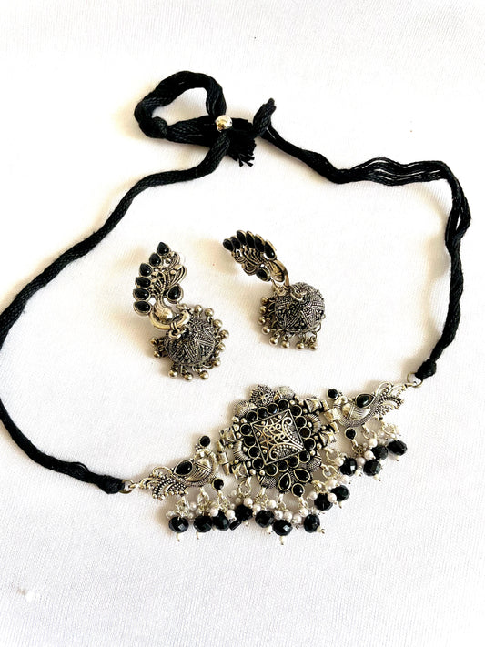 Black-beaded necklace with jhumka