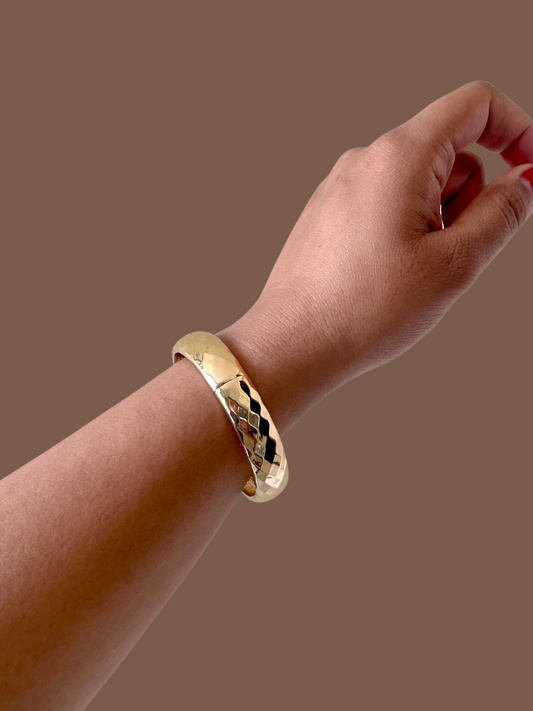 Circular cuff