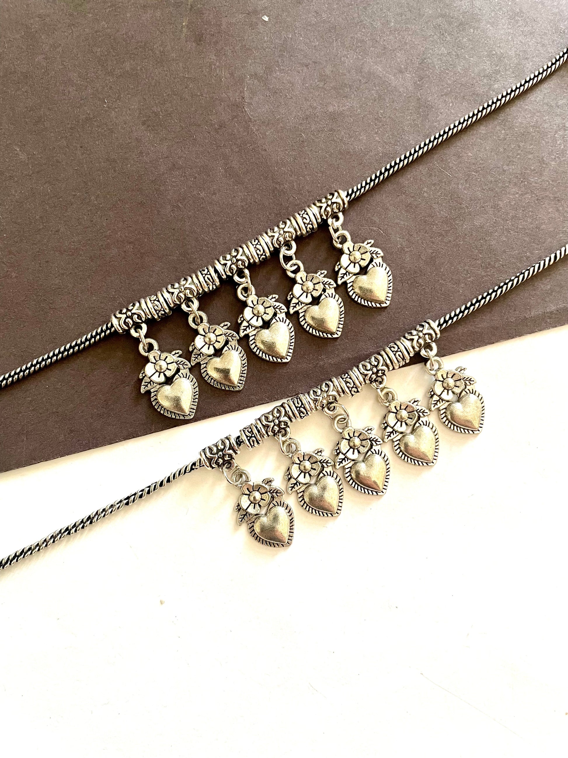 Shop heart charms anklets at Jewellery Lovers. Anti-tarnish, trendy & perfect for daily or festive wear. Free shipping available. jewellerylovers