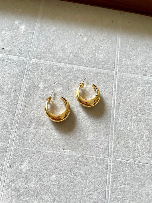 Shop hoops at Jewellery Lovers. Anti-tarnish, trendy & perfect for daily or festive wear. Free shipping available. jewellerylovers