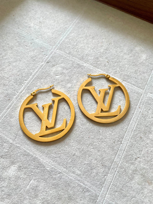 Shop hoops at Jewellery Lovers. Anti-tarnish, trendy & perfect for daily or festive wear. Free shipping available. jewellerylovers