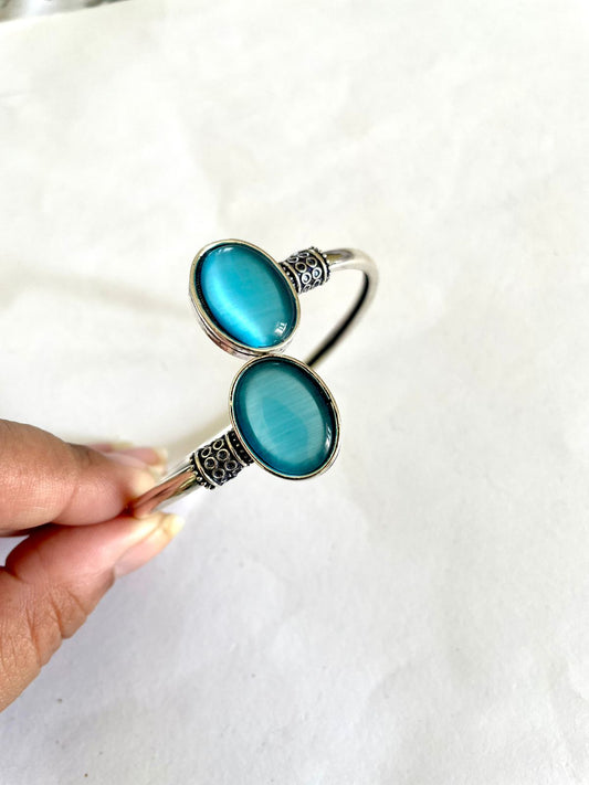 Button bracelet
