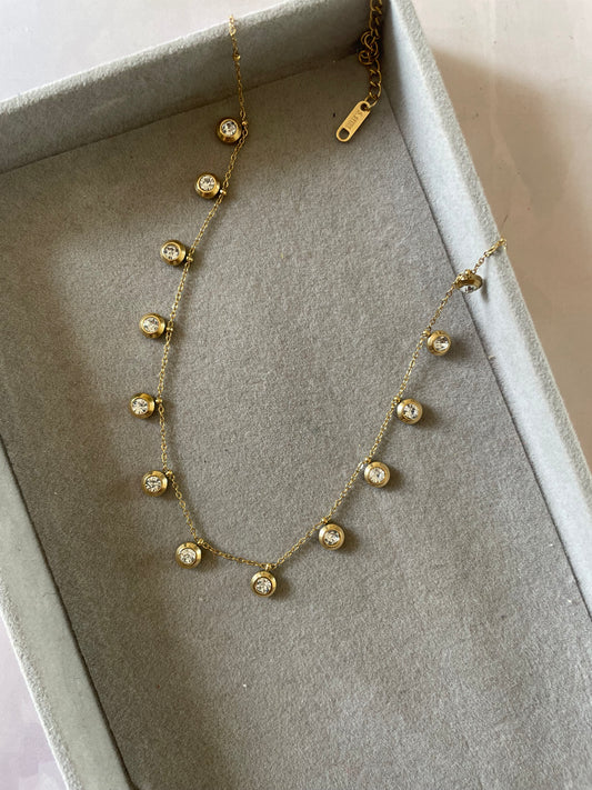White stone beads necklace choker