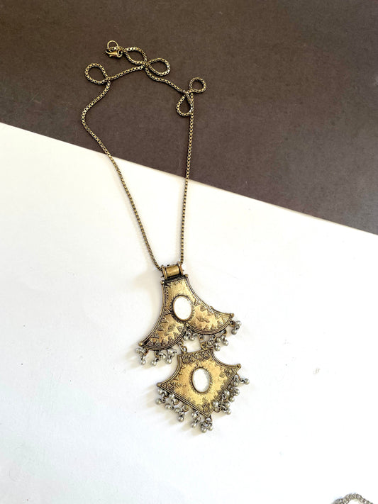 Shop double layer stone necklace pendent at Jewellery Lovers. Anti-tarnish, trendy & perfect for daily or festive wear. Free shipping available. jewellerylovers