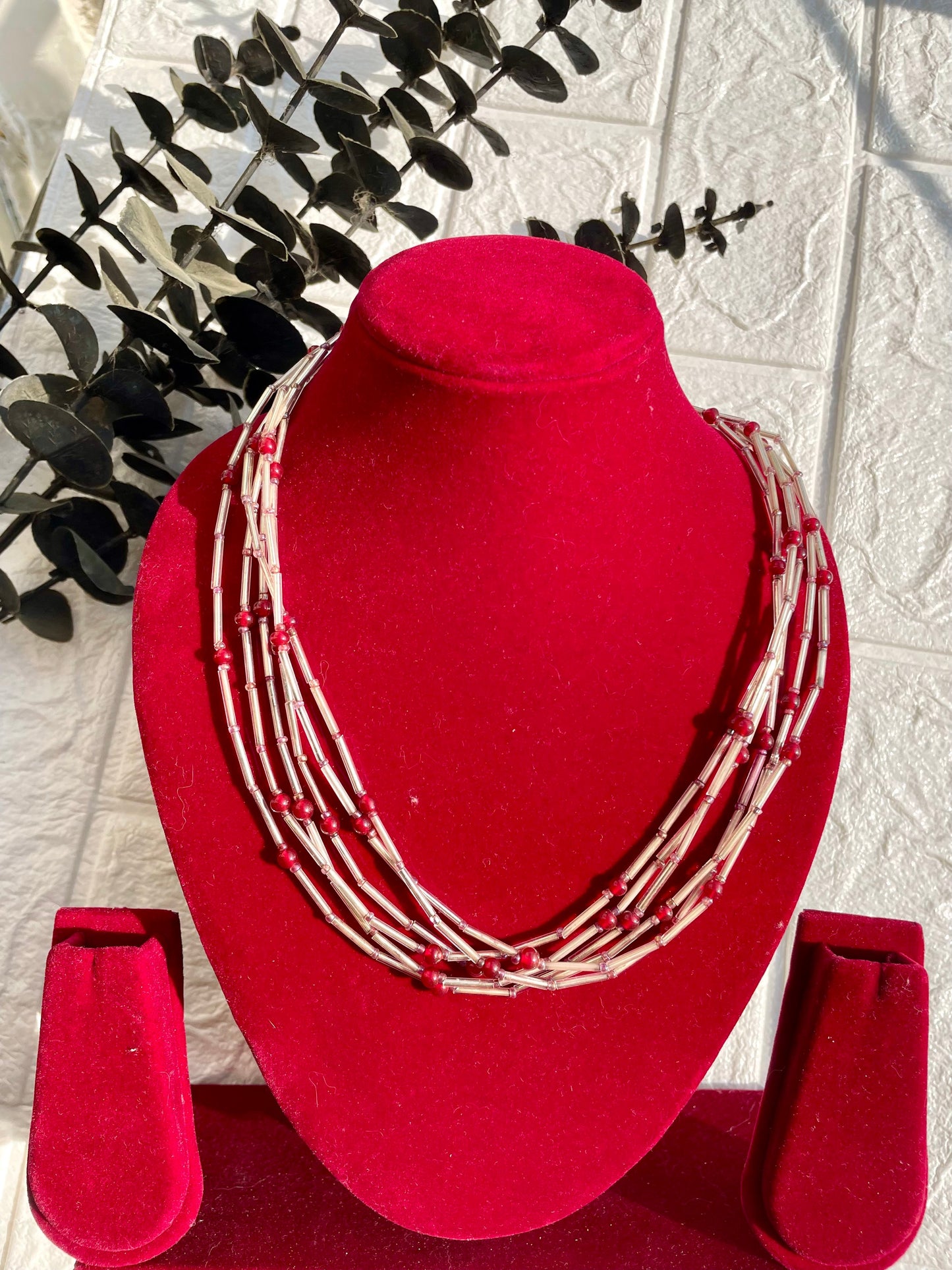 Shop wired necklace at Jewellery Lovers. Anti-tarnish, trendy & perfect for daily or festive wear. Free shipping available. jewellerylovers
