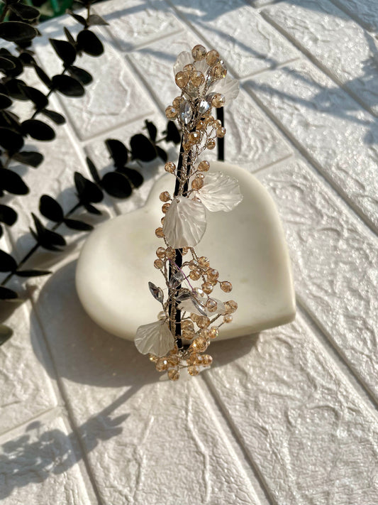 Shop leafy hair band at Jewellery Lovers. Anti-tarnish, trendy & perfect for daily or festive wear. Free shipping available. jewellerylovers