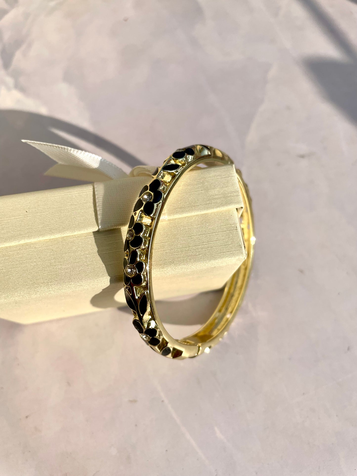 Flower enamel bangle