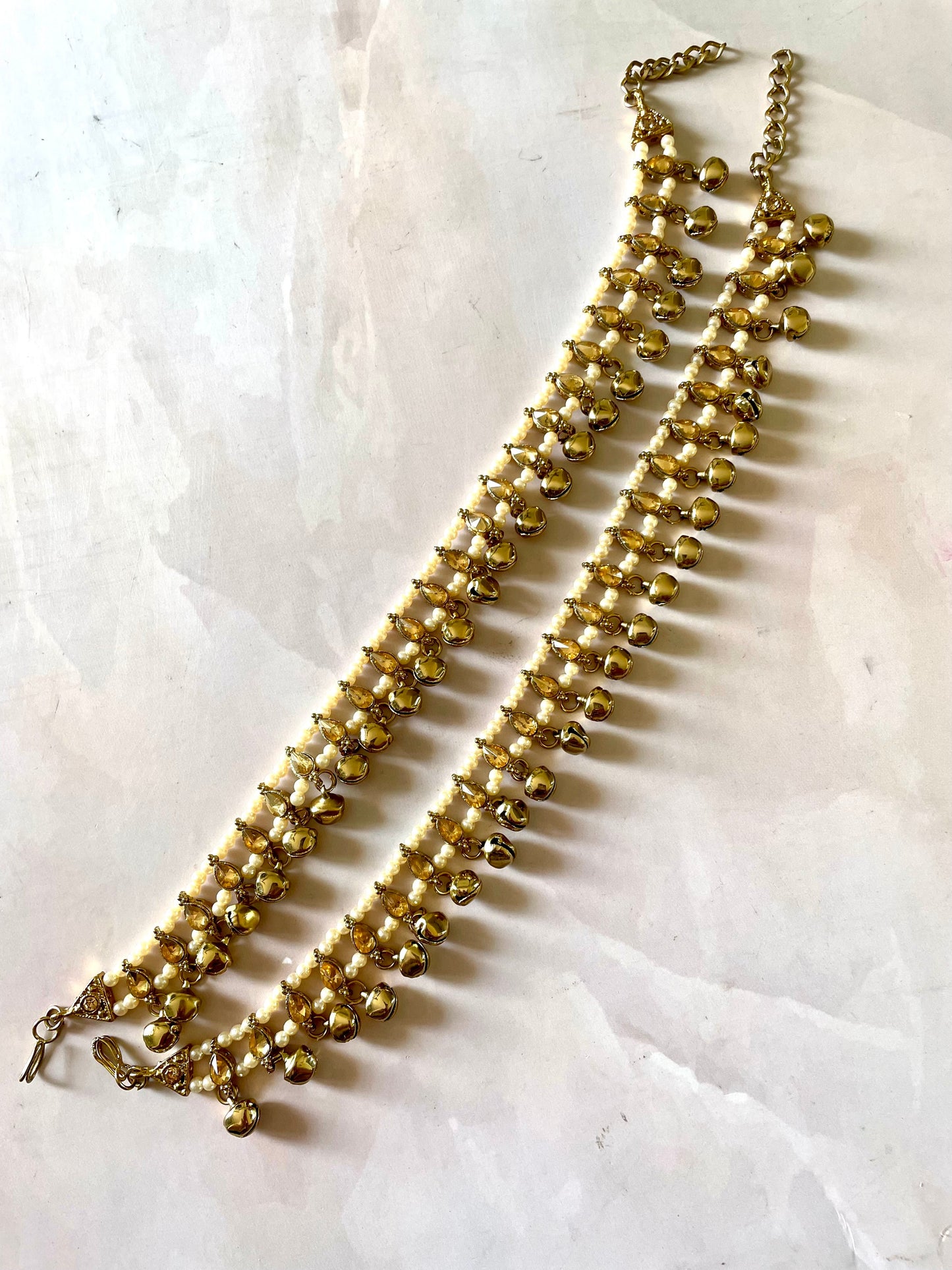 Shop golden kundan ghungru payal at Jewellery Lovers. Anti-tarnish, trendy & perfect for daily or festive wear. Free shipping available. jewellerylovers