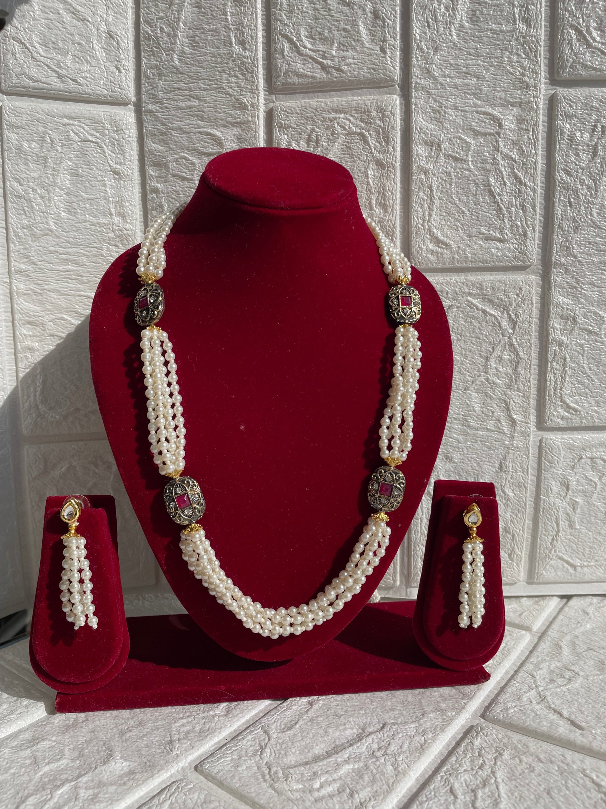 Shop pearl necklace set at Jewellery Lovers. Anti-tarnish, trendy & perfect for daily or festive wear. Free shipping available. jewellerylovers
