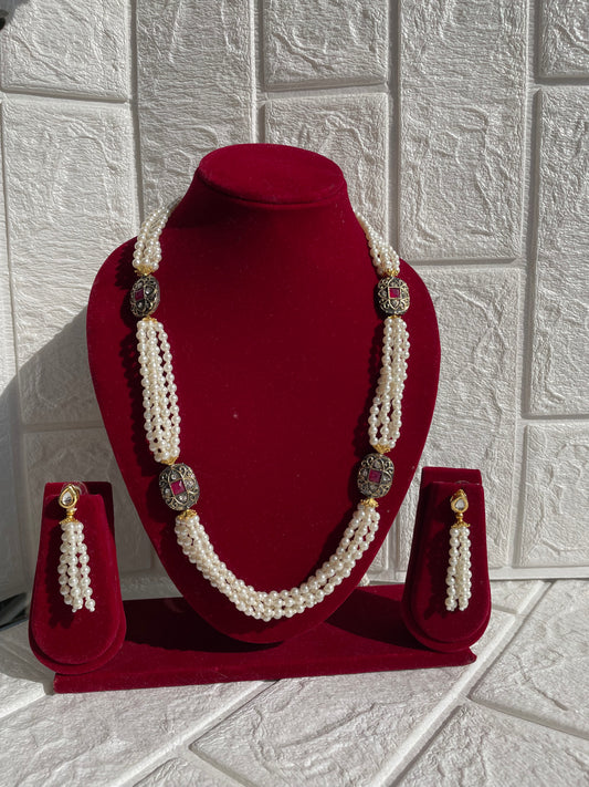 Pearl necklace set