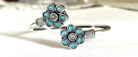 Flower twisted bangle