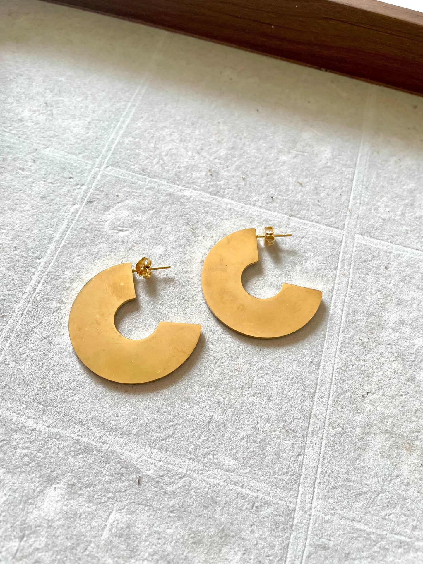 Shop semi cut hoops at Jewellery Lovers. Anti-tarnish, trendy & perfect for daily or festive wear. Free shipping available. jewellerylovers