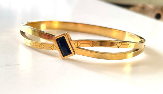 Shop button bangle at Jewellery Lovers. Anti-tarnish, trendy & perfect for daily or festive wear. Free shipping available. jewellerylovers