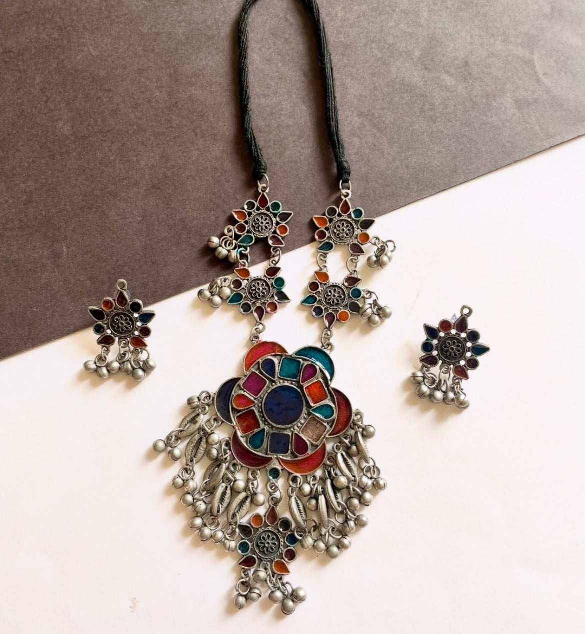 Shop flower multicolour long pendent with earrings at Jewellery Lovers. Anti-tarnish, trendy & perfect for daily or festive wear. Free shipping available. jewellerylovers