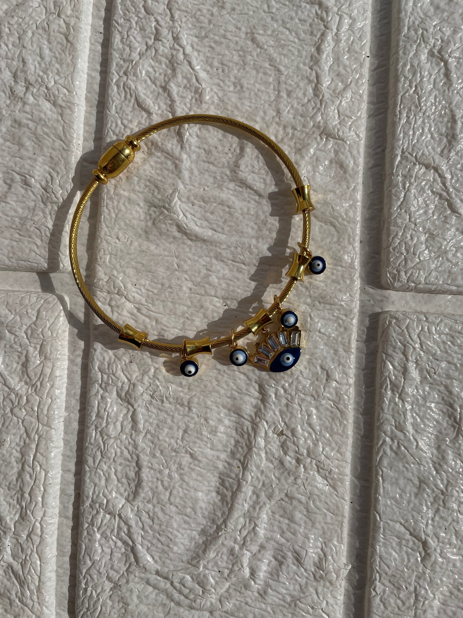 Shop evil eye charms bracelet at Jewellery Lovers. Anti-tarnish, trendy & perfect for daily or festive wear. Free shipping available. jewellerylovers