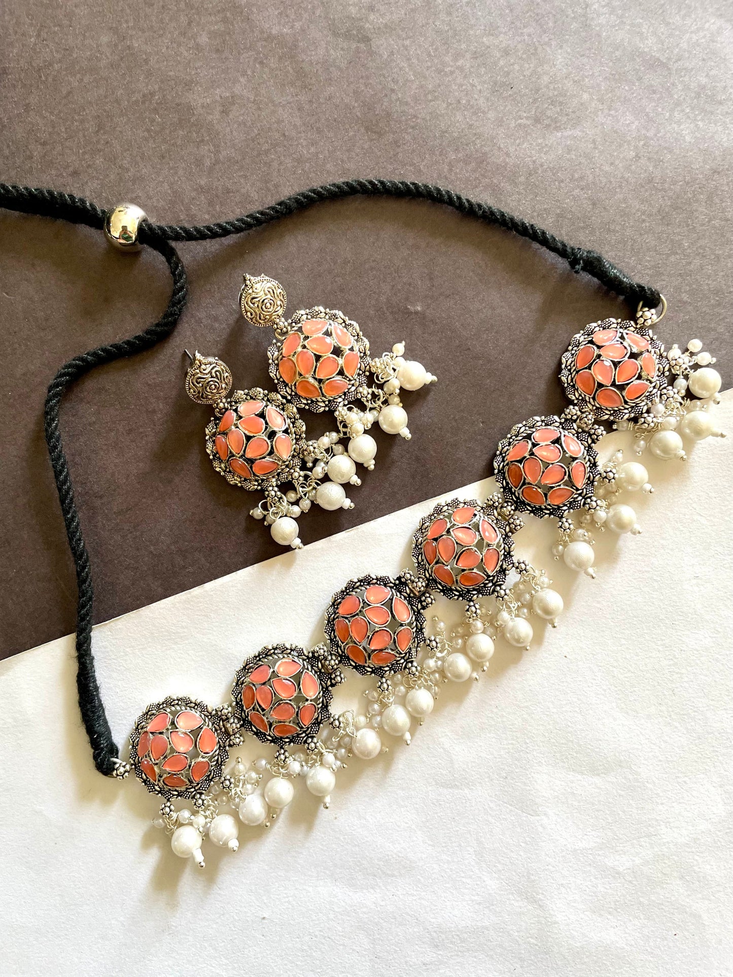 Shop flower choker set with earrings at Jewellery Lovers. Anti-tarnish, trendy & perfect for daily or festive wear. Free shipping available. jewellerylovers